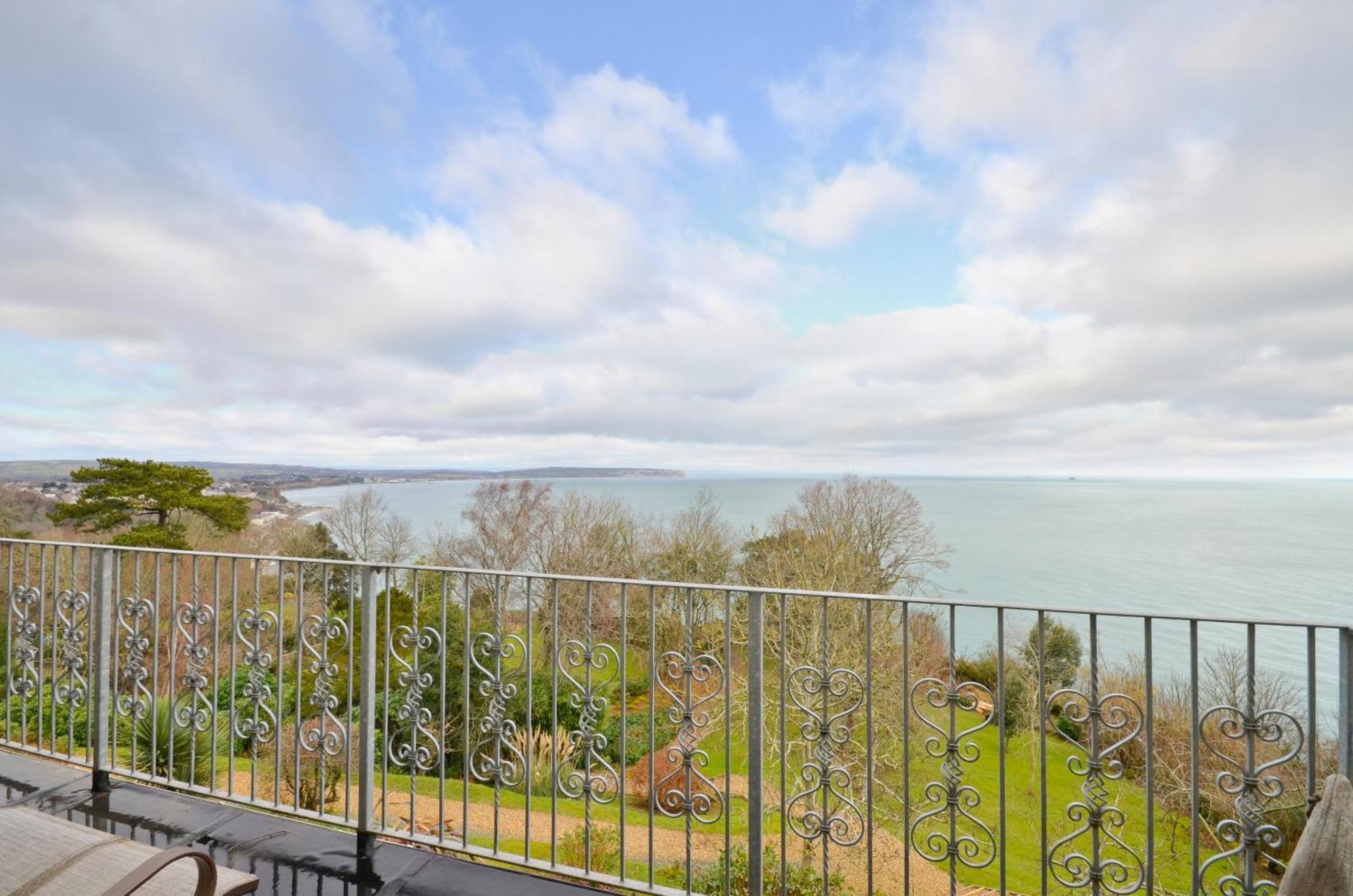 Apartmán Stunning Ocean Views - Isle Of Wight Shanklin Exteriér fotografie